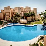 5 Stars Beachfront Paradise - Seaview, Always Heated Pool, Gym, Sauna! * 에스테포나