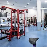 아파트 5 Stars Beachfront Paradise - Seaview, Always Heated Pool, Gym, Sauna! *