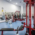 5 Stars Beachfront Paradise - Seaview, Always Heated Pool, Gym, Sauna! 아파트