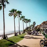 5 Stars Beachfront Paradise - Seaview, Always Heated Pool, Gym, Sauna! *