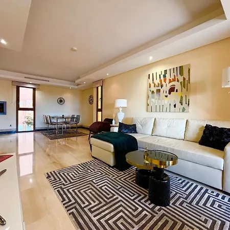 Apartament 5 Stars Beachfront Paradise - Seaview, Always Heated Pool, Gym, Sauna! *