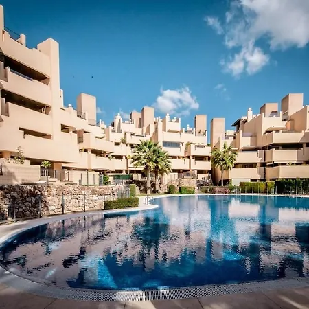 Apartament 5 Stars Beachfront Paradise - Seaview, Always Heated Pool, Gym, Sauna! *