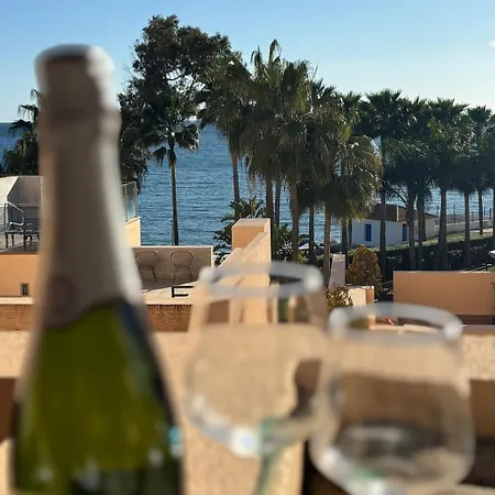 5 Stars Beachfront Paradise - Seaview, Always Heated Pool, Gym, Sauna! Apartament
