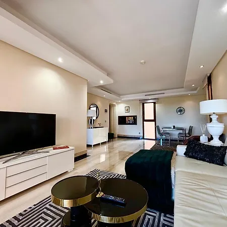 5 Stars Beachfront Paradise - Seaview, Always Heated Pool, Gym, Sauna! *