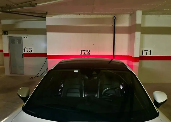 5 Stars Beachfront Paradise - Seaview, Always Heated Pool, Gym, Sauna! *