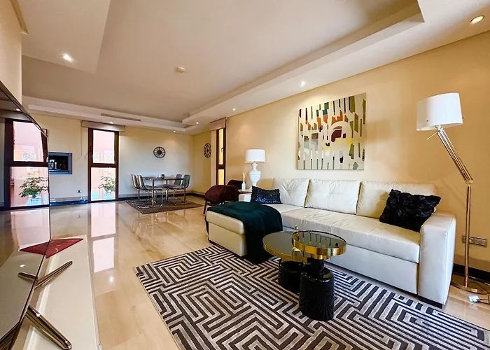 아파트 5 Stars Beachfront Paradise - Seaview, Always Heated Pool, Gym, Sauna! *