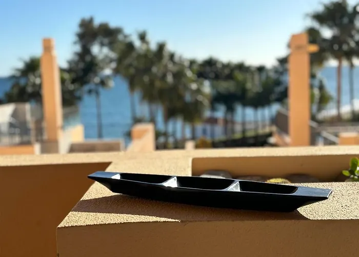 아파트 5 Stars Beachfront Paradise - Seaview, Always Heated Pool, Gym, Sauna! 에스테포나