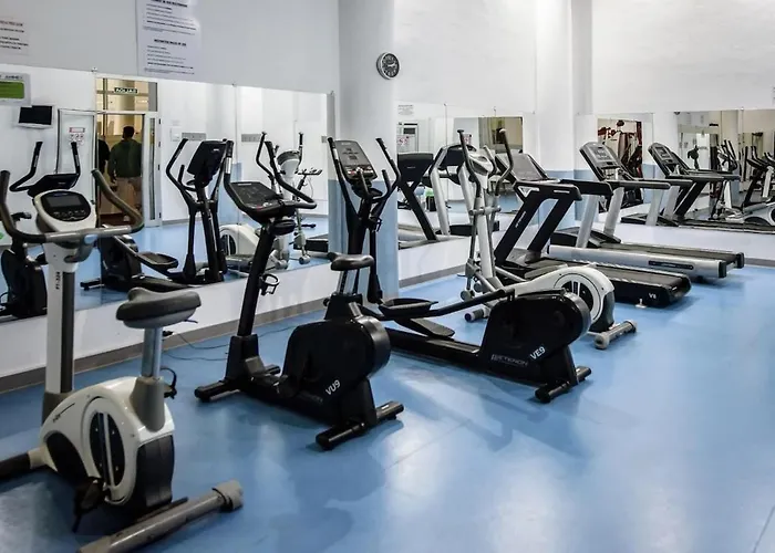 5 Stars Beachfront Paradise - Seaview, Always Heated Pool, Gym, Sauna! 아파트 *