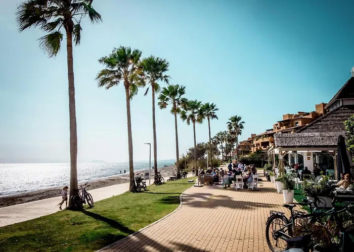 5 Stars Beachfront Paradise - Seaview, Always Heated Pool, Gym, Sauna! *