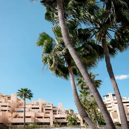 5 Stars Beachfront Paradise - Seaview, Always Heated Pool, Gym, Sauna! Apartamento Estepona