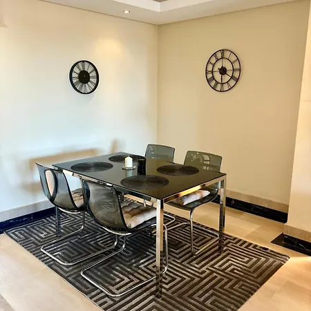 Apartamento 5 Stars Beachfront Paradise - Seaview, Always Heated Pool, Gym, Sauna! *