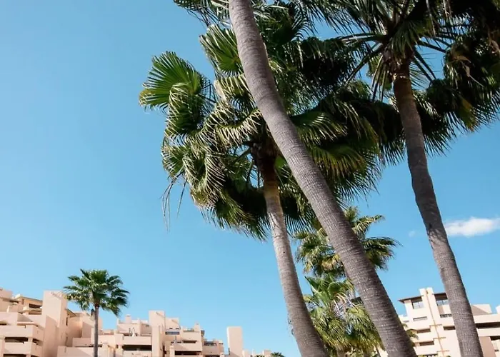 5 Stars Beachfront Paradise - Seaview, Always Heated Pool, Gym, Sauna! Апартаменти Естепона