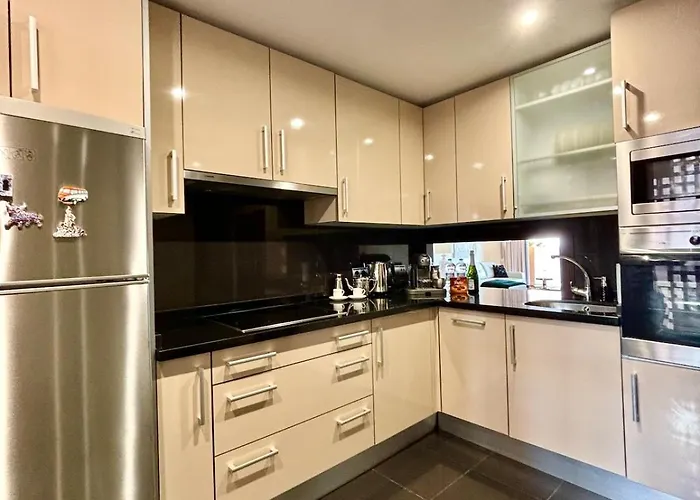 5 Stars Beachfront Paradise - Seaview, Always Heated Pool, Gym, Sauna! Апартаменти