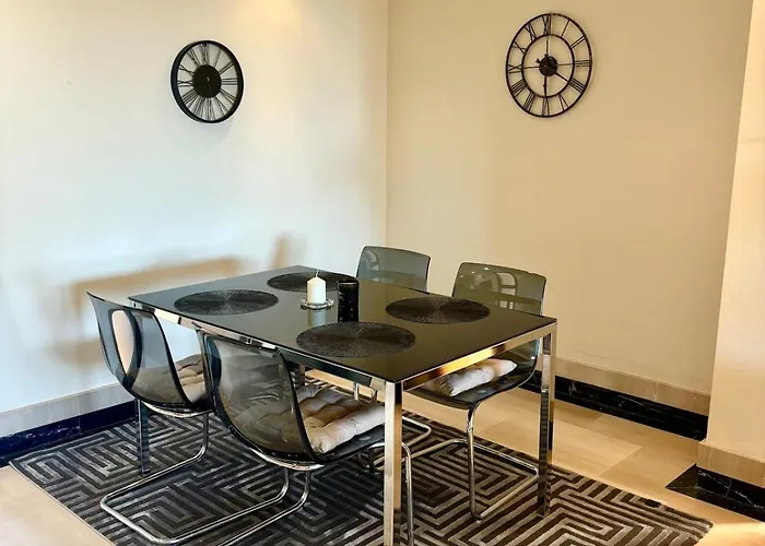 Апартаменти 5 Stars Beachfront Paradise - Seaview, Always Heated Pool, Gym, Sauna! *