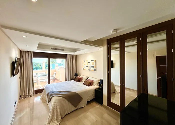 5 Stars Beachfront Paradise - Seaview, Always Heated Pool, Gym, Sauna! *