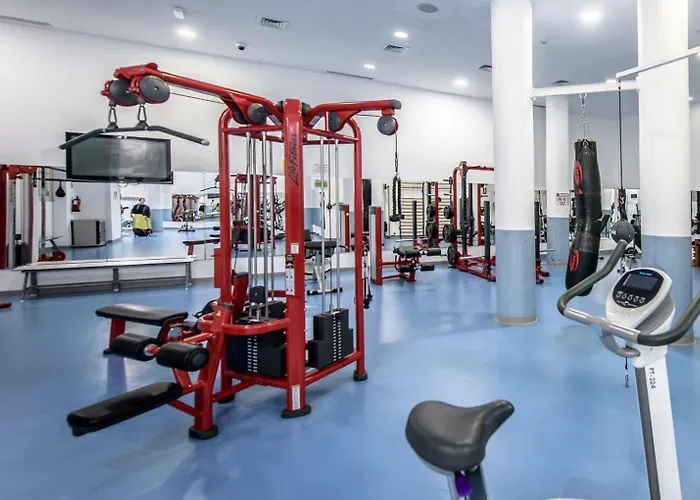 Апартаменти 5 Stars Beachfront Paradise - Seaview, Always Heated Pool, Gym, Sauna! *