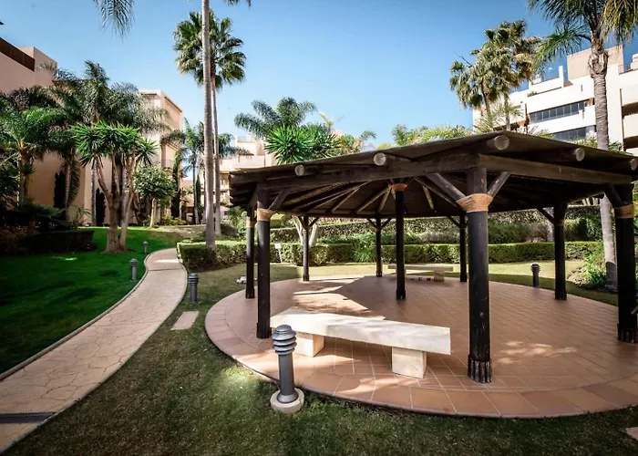 5 Stars Beachfront Paradise - Seaview, Always Heated Pool, Gym, Sauna! Апартаменти Естепона